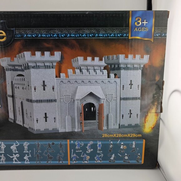 3D Castle Knights Action Figure Toy Playset with Assorted‎ Knights & Props NEW - Picture 4 of 9